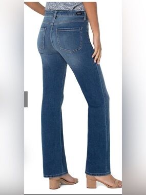 “Liverpool Los Angeles” Lacy ‘Yuba’ BOOTCUT jeans; SZ 8* stretch; Mid-rise; NWT